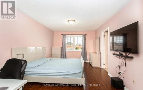 590 Lott Crescent N, Milton, ON - Indoor Photo Showing Bedroom