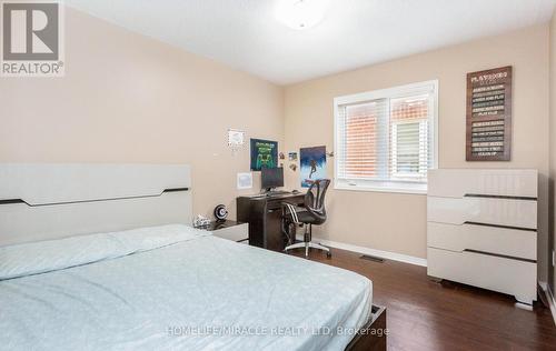 590 Lott Crescent N, Milton, ON - Indoor Photo Showing Bedroom