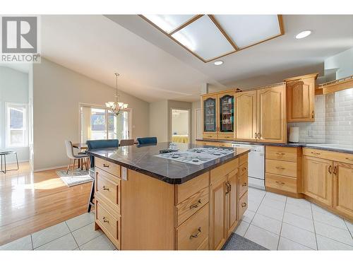 41 Kestrel Place, Vernon, BC - Indoor Photo Showing Kitchen