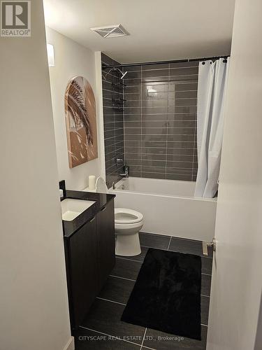 605 - 859 The Queensway, Toronto, ON - Indoor Photo Showing Bathroom