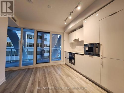 2013 - 230 Simcoe Street, Toronto, ON - Indoor Photo Showing Kitchen