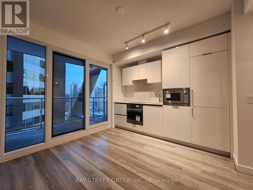 2013 - 230 Simcoe Street, Toronto, ON - Indoor Photo Showing Kitchen