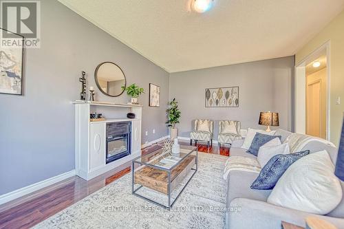 710 Halbert Drive, Shelburne, ON - Indoor Photo Showing Living Room With Fireplace