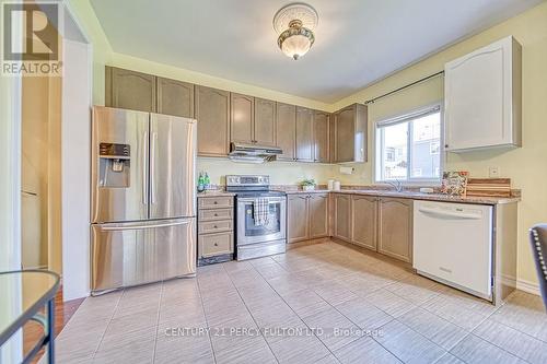 710 Halbert Drive, Shelburne, ON - Indoor Photo Showing Kitchen