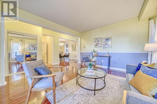 710 Halbert Drive, Shelburne, ON - Indoor Photo Showing Living Room