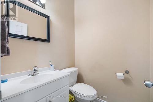 750 Albert Street, Oshawa, ON - Indoor Photo Showing Bathroom