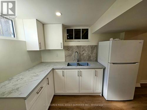 36 Linton Avenue, Ajax, ON - Indoor Photo Showing Kitchen