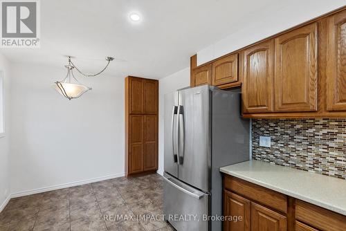 261 Kensington Crescent, Oshawa, ON - Indoor Photo Showing Kitchen