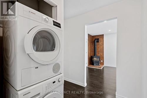 261 Kensington Crescent, Oshawa, ON - Indoor Photo Showing Laundry Room