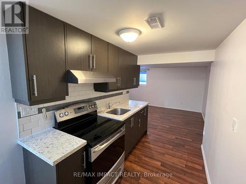 261 Kensington Crescent, Oshawa, ON - Indoor Photo Showing Kitchen