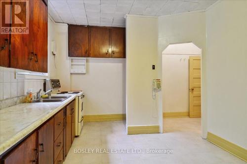 1261 Gerrard Street E, Toronto, ON - Indoor Photo Showing Kitchen With Double Sink