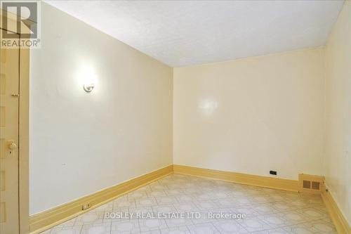 1261 Gerrard Street E, Toronto, ON - Indoor Photo Showing Other Room