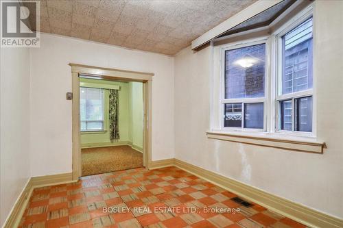 1261 Gerrard Street E, Toronto, ON - Indoor Photo Showing Other Room