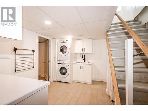 1544 94 Avenue, Dawson Creek, BC - Indoor Photo Showing Laundry Room