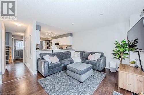 426 Grange Road Unit# 6, Guelph, ON - Indoor Photo Showing Living Room