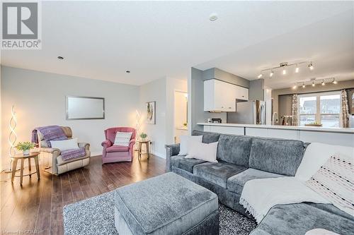 426 Grange Road Unit# 6, Guelph, ON - Indoor Photo Showing Living Room