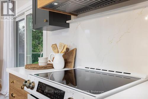 27 Broadview Avenue, Georgina, ON - Indoor Photo Showing Kitchen