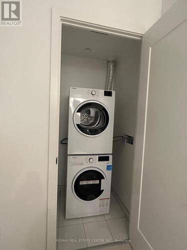 526 - 5 Defries Street, Toronto, ON - Indoor Photo Showing Laundry Room