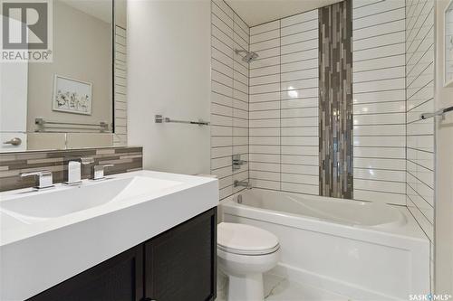 70 Duncan Crescent, Saskatoon, SK - Indoor Photo Showing Bathroom