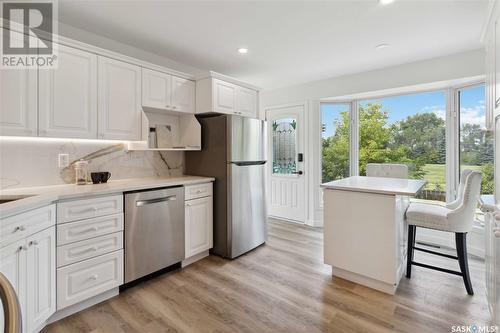 70 Duncan Crescent, Saskatoon, SK - Indoor Photo Showing Kitchen