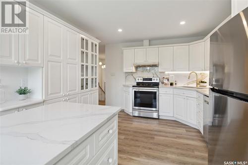 70 Duncan Crescent, Saskatoon, SK - Indoor Photo Showing Kitchen