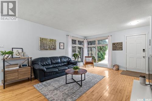 43 Galbraith Crescent, Saskatoon, SK - Indoor Photo Showing Living Room