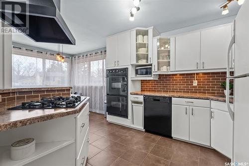 43 Galbraith Crescent, Saskatoon, SK - Indoor Photo Showing Kitchen