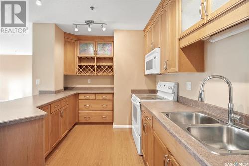 502 902 Spadina Crescent E, Saskatoon, SK - Indoor Photo Showing Kitchen With Double Sink