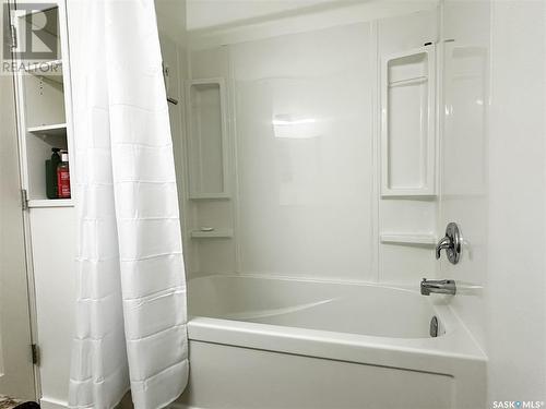 58 Dunfield Crescent, Meadow Lake, SK - Indoor Photo Showing Bathroom