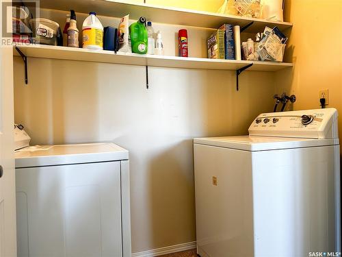 58 Dunfield Crescent, Meadow Lake, SK - Indoor Photo Showing Laundry Room