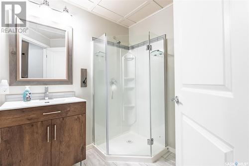 218 455 Rempel Lane, Saskatoon, SK - Indoor Photo Showing Bathroom