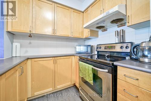 3105 - 60 Brian Harrison Way, Toronto, ON - Indoor Photo Showing Kitchen