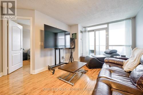 3105 - 60 Brian Harrison Way, Toronto, ON - Indoor Photo Showing Living Room