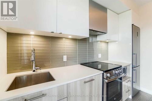 629 - 251 Jarvis Street, Toronto, ON - Indoor Photo Showing Kitchen