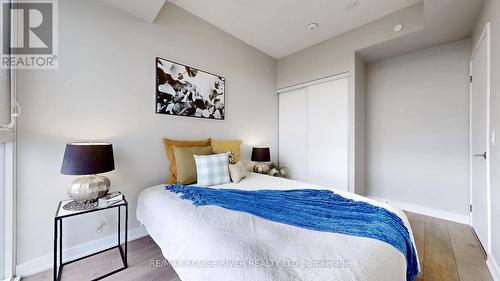 807 - 38 Honeycrisp Crescent, Vaughan, ON - Indoor Photo Showing Bedroom