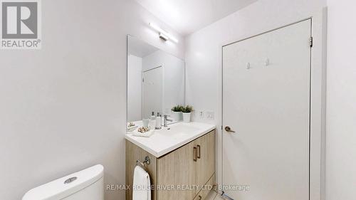 807 - 38 Honeycrisp Crescent, Vaughan, ON - Indoor Photo Showing Bathroom