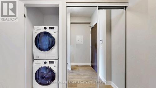 807 - 38 Honeycrisp Crescent, Vaughan, ON - Indoor Photo Showing Laundry Room