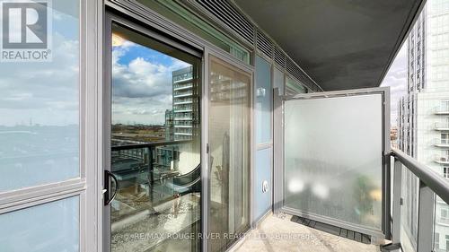 807 - 38 Honeycrisp Crescent, Vaughan, ON - Outdoor With Exterior