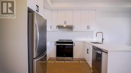 70 Chamberlain Avenue, Toronto, ON - Indoor Photo Showing Kitchen With Upgraded Kitchen