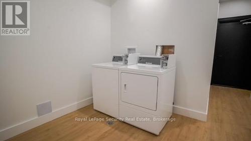 70 Chamberlain Avenue, Toronto, ON - Indoor Photo Showing Laundry Room