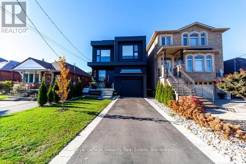 70 Chamberlain Avenue, Toronto, ON - Outdoor With Facade