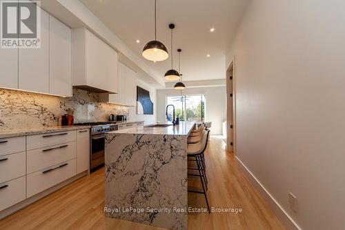 70 Chamberlain Avenue, Toronto, ON - Indoor Photo Showing Kitchen With Upgraded Kitchen