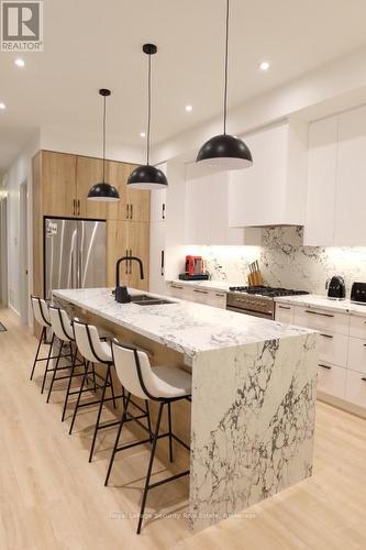 70 Chamberlain Avenue, Toronto, ON - Indoor Photo Showing Kitchen With Upgraded Kitchen