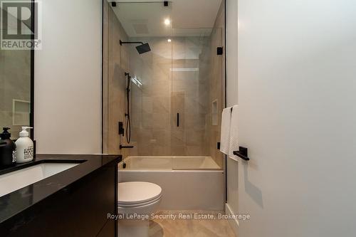 70 Chamberlain Avenue, Toronto, ON - Indoor Photo Showing Bathroom