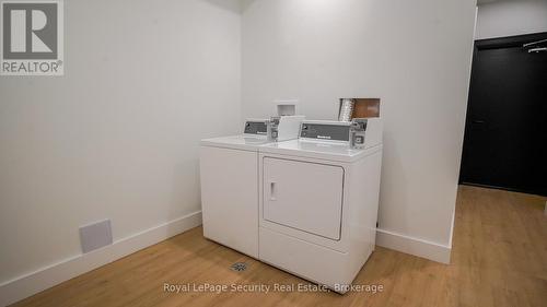 70 Chamberlain Avenue, Toronto, ON - Indoor Photo Showing Laundry Room