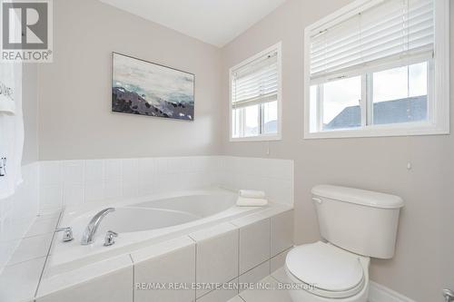 1016 Mccuaig Drive, Milton, ON - Indoor Photo Showing Bathroom