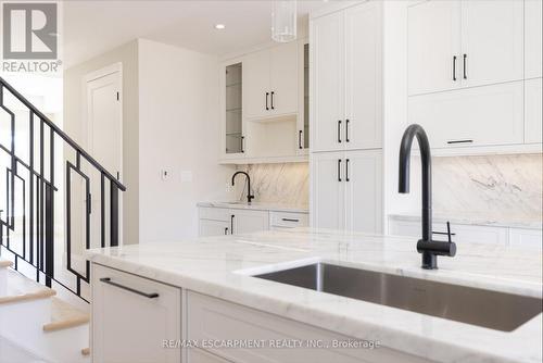 249 Rebecca Street, Oakville, ON - Indoor Photo Showing Kitchen