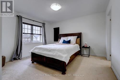 404 Clarkson Gate, Milton, ON - Indoor Photo Showing Bedroom