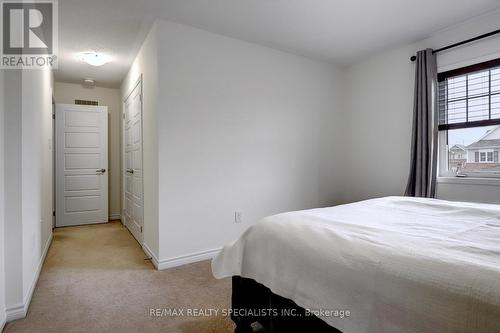 404 Clarkson Gate, Milton, ON - Indoor Photo Showing Bedroom