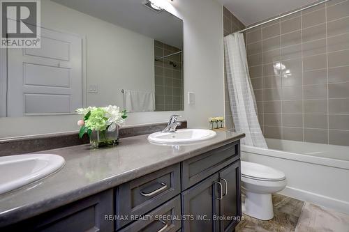 404 Clarkson Gate, Milton, ON - Indoor Photo Showing Bathroom